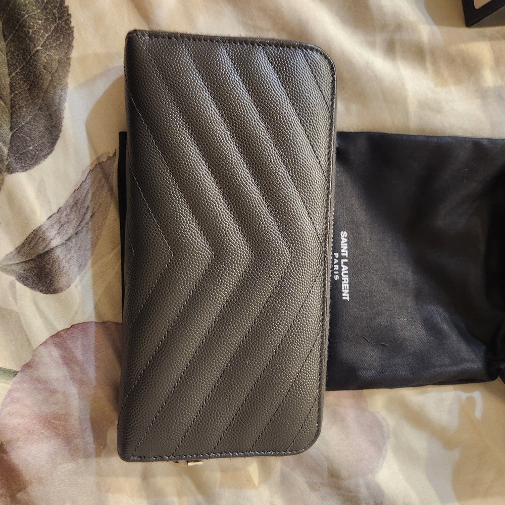Saint Laurent Gray Quilted Wallet - Picture 3 of 7